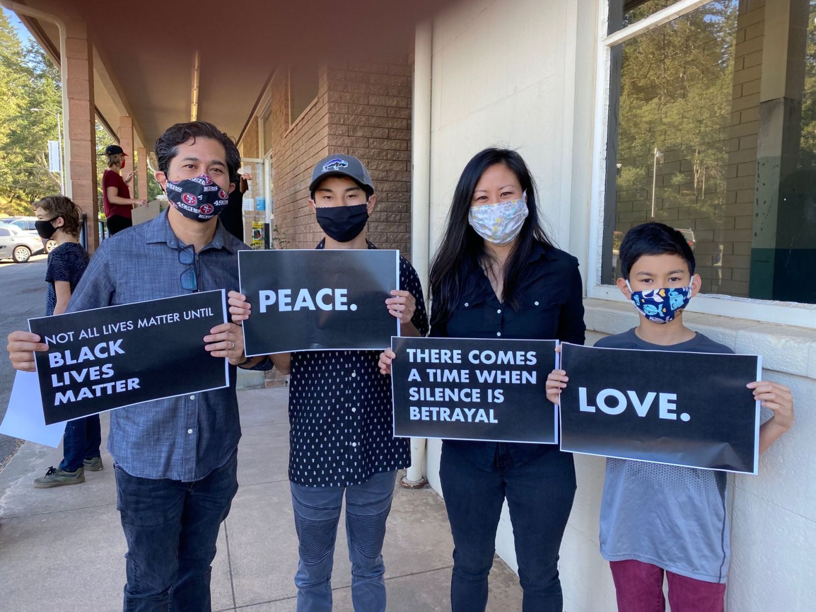 Milbert Mariano, Diego Mariano, Julie Lee, Luca Mariano